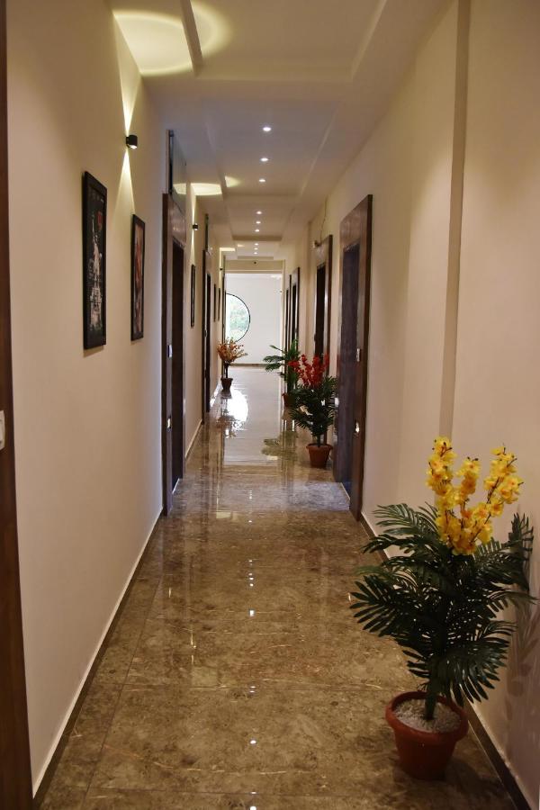 Hotel Krishna Palace Ānand Eksteriør billede